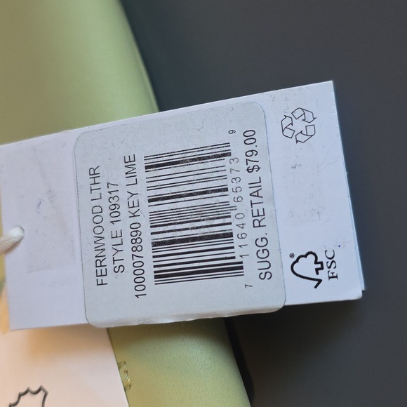 THE SAK NWT Fernwood Key Lime Large Leather Wallet - Picture 4 of 14